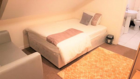 Single Room in a Shared Flat with own Toilet